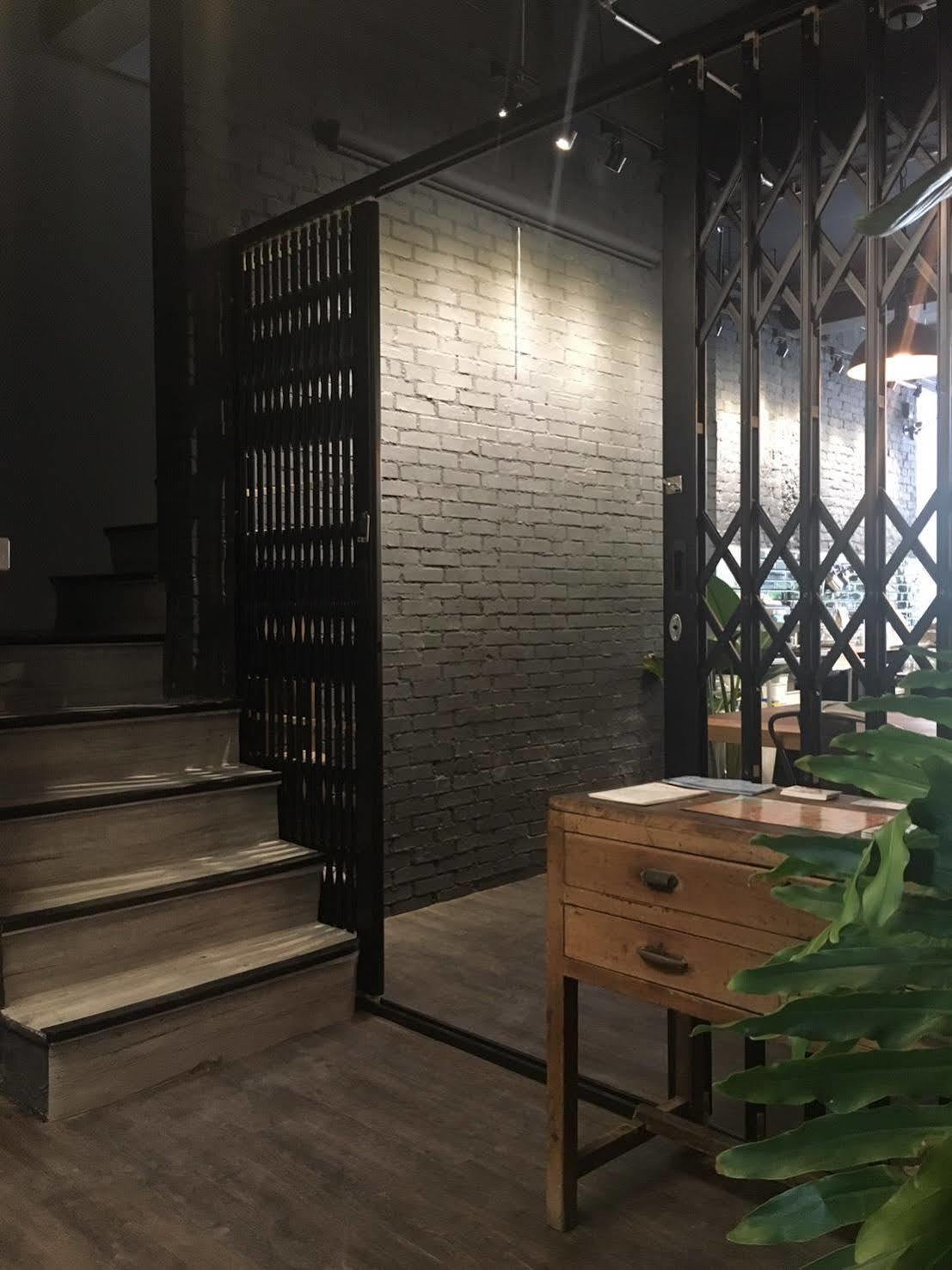 被愛咖啡小旅館 Birdeye Garden Тайнан Екстериор снимка