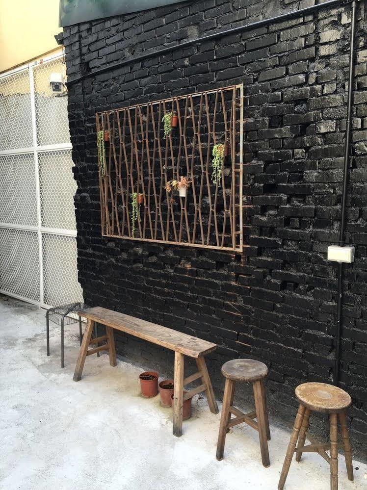 被愛咖啡小旅館 Birdeye Garden Тайнан Екстериор снимка